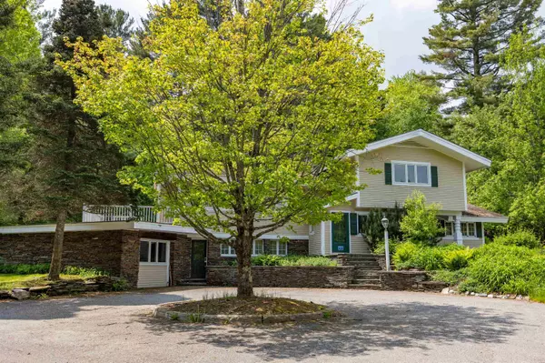 Stowe, VT 05672,5907 Mountain RD #A