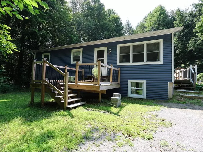 352 Cedarwood TER, Georgia, VT 05468