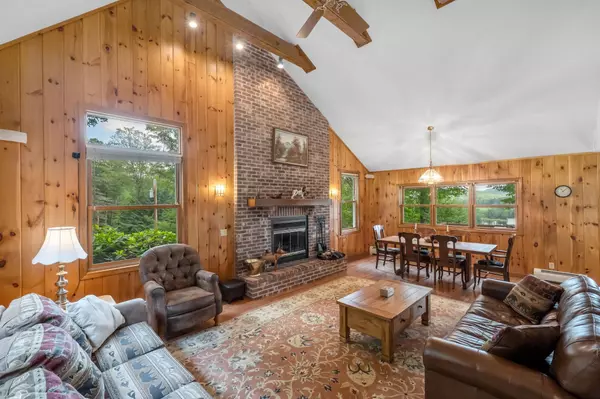 52 Spruce Lake EST, Wilmington, VT 05363