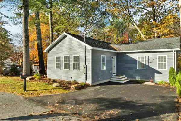 32 Boynton RD, Meredith, NH 03253