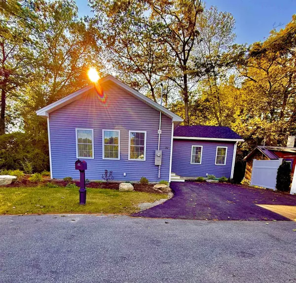 32 Boynton RD, Meredith, NH 03253