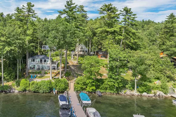 92 Canopache RD, Wolfeboro, NH 03894