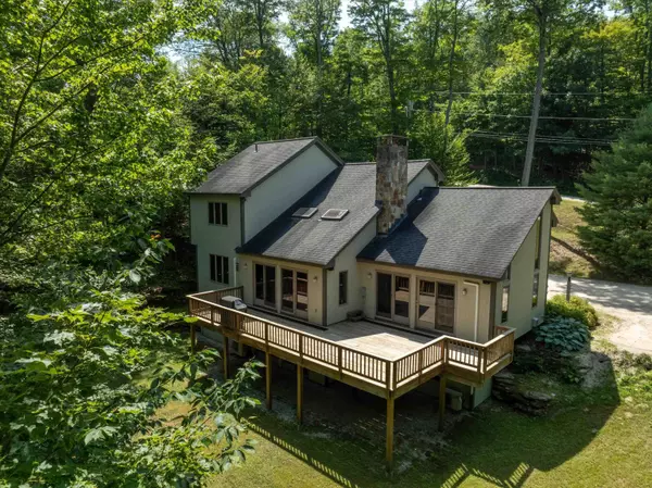 80 Mountain View DR, Ludlow, VT 05149