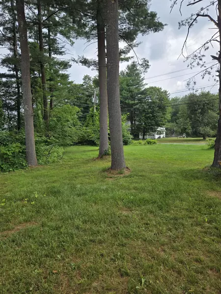 221 Rockingham RD, Londonderry, NH 03053