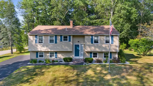30 Central ST, Hampstead, NH 03841