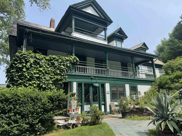 Charlotte, VT 05445,27 Inn RD #3