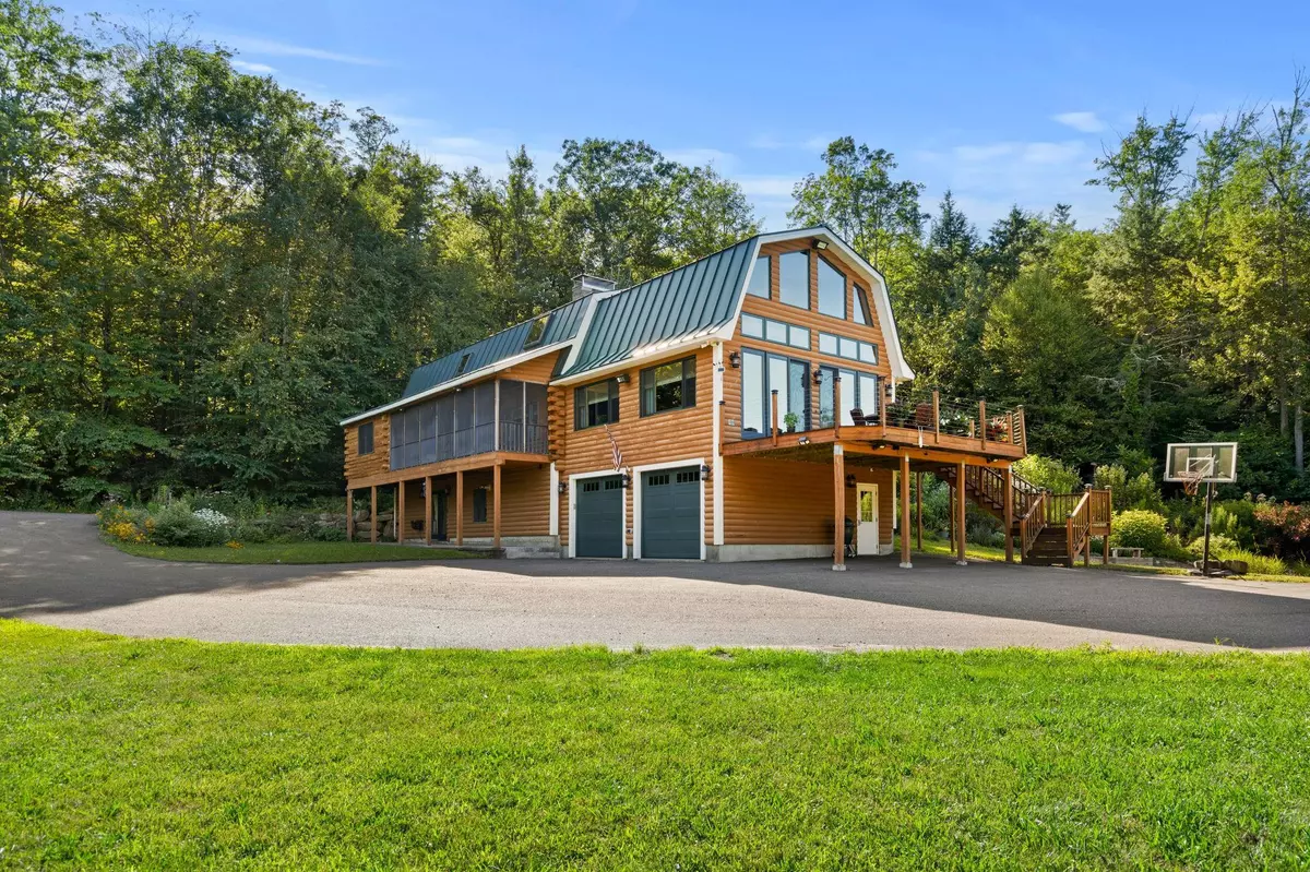 Weare, NH 03281,746 River RD