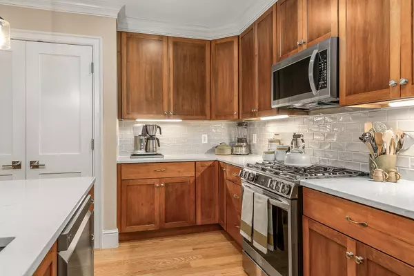 Exeter, NH 03833,32 Willey Creek RD #203