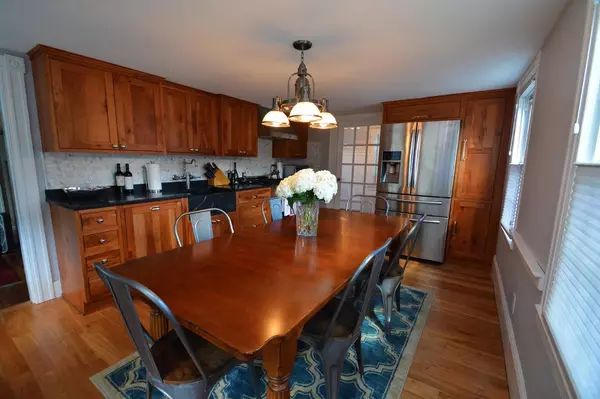 Portsmouth, NH 03801,445 Pleasant ST