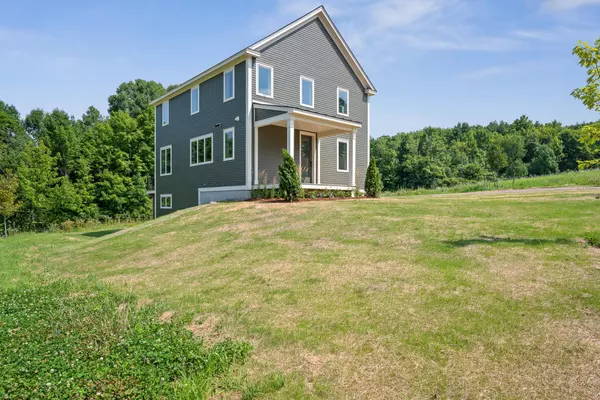 Hinesburg, VT 05461,99 Tractor RD