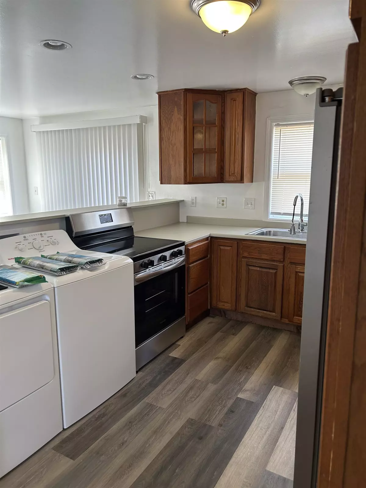 Derry, NH 03038,87 N High ST #B