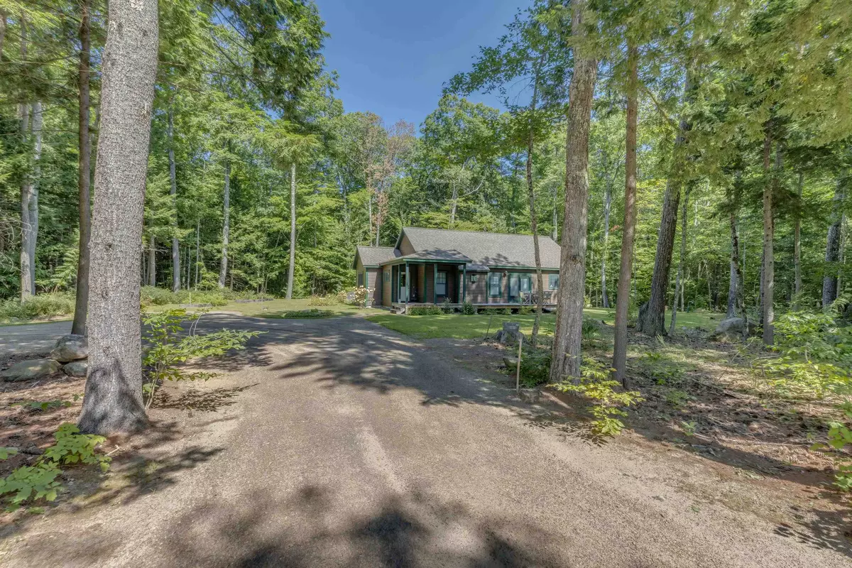 Holderness, NH 03245,7 Paugus RD