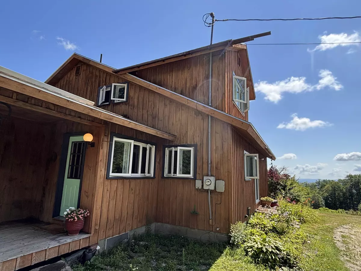 Andover, NH 03216,420 Tucker Mountain RD