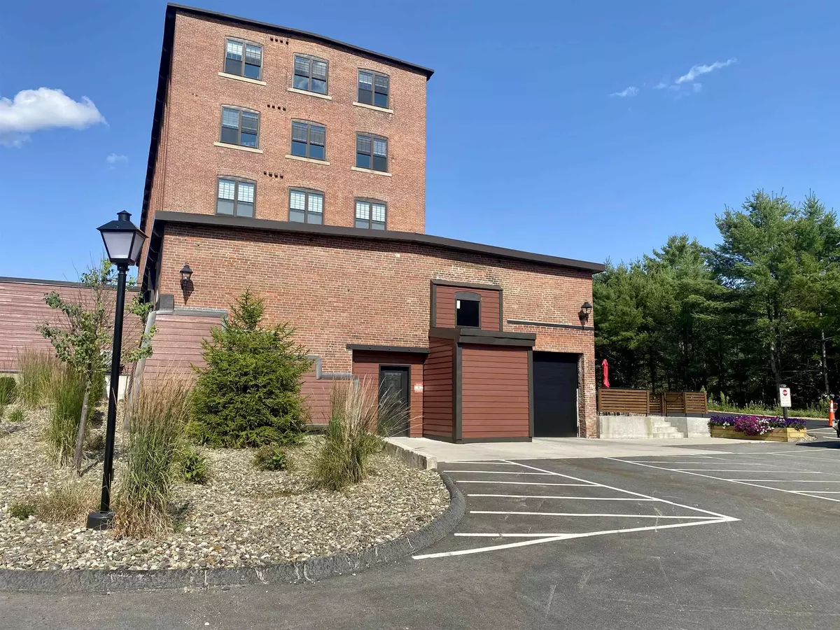 Littleton, NH 03561,24 Beacon ST