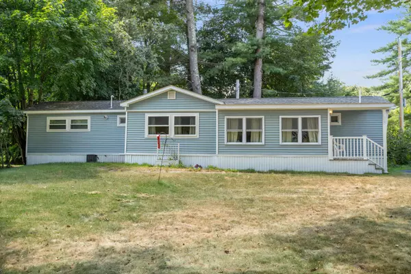 2 Trout Brook DR, Nashua, NH 03062