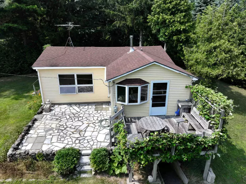 1385 Blockhouse Point RD, North Hero, VT 05474