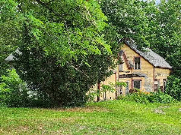 126 Meredith Center Rd RD, Meredith, NH 03253