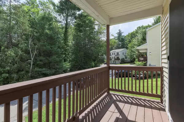 Epping, NH 03042,11 Chandler LN