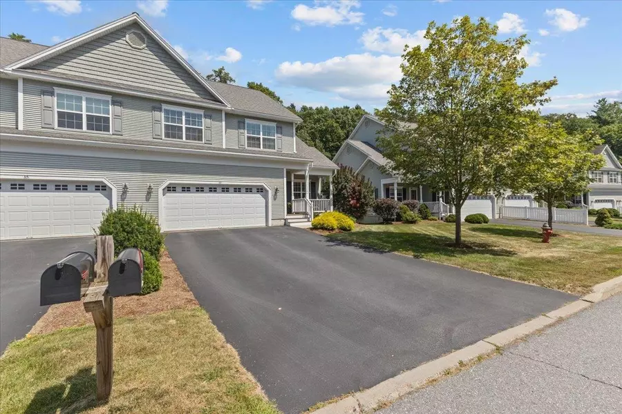 13 Dunbar DR, Essex Junction, VT 05452