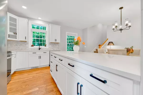 Londonderry, NH 03053,57 Hardy RD