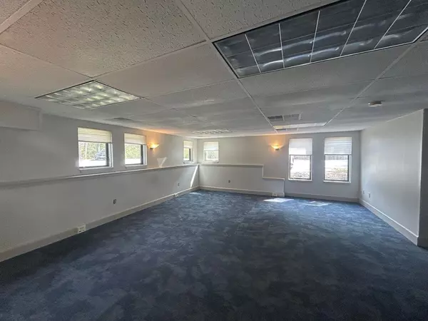 Portsmouth, NH 03801,4 Greenleaf Woods DR #101