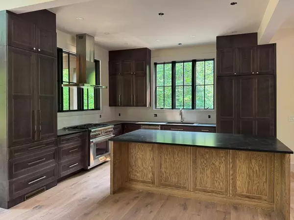 Lincoln, NH 03251,227 South Peak RD