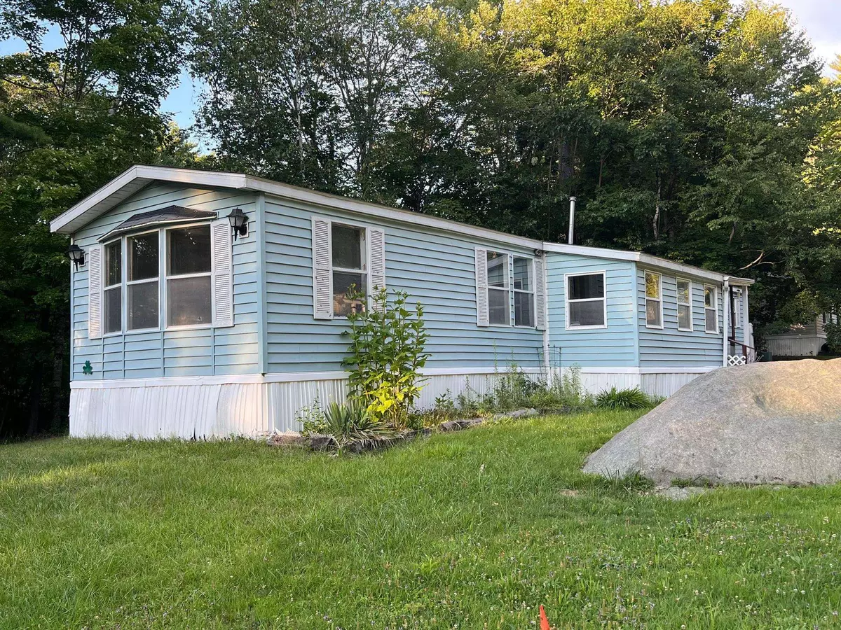 Newmarket, NH 03857,73 Princeton ST