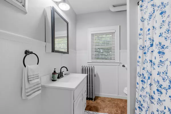 Manchester, NH 03104,989 Union ST