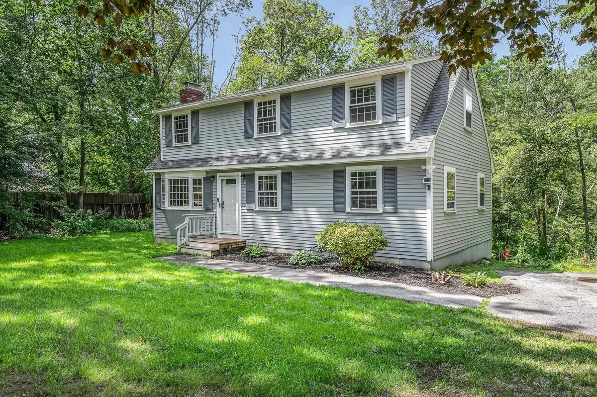 Derry, NH 03038,4 Birchwood DR