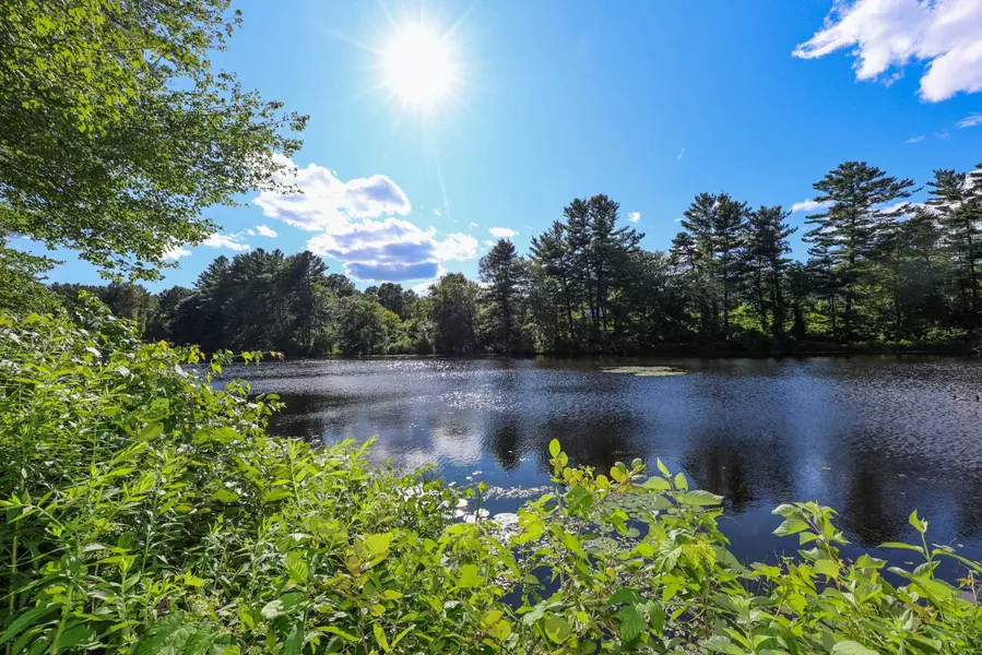 53 Winding Pond RD, Londonderry, NH 03053