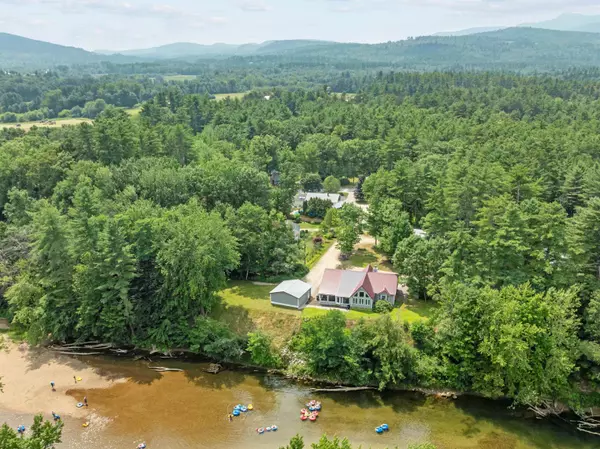 32 Lee LN, Conway, NH 03860
