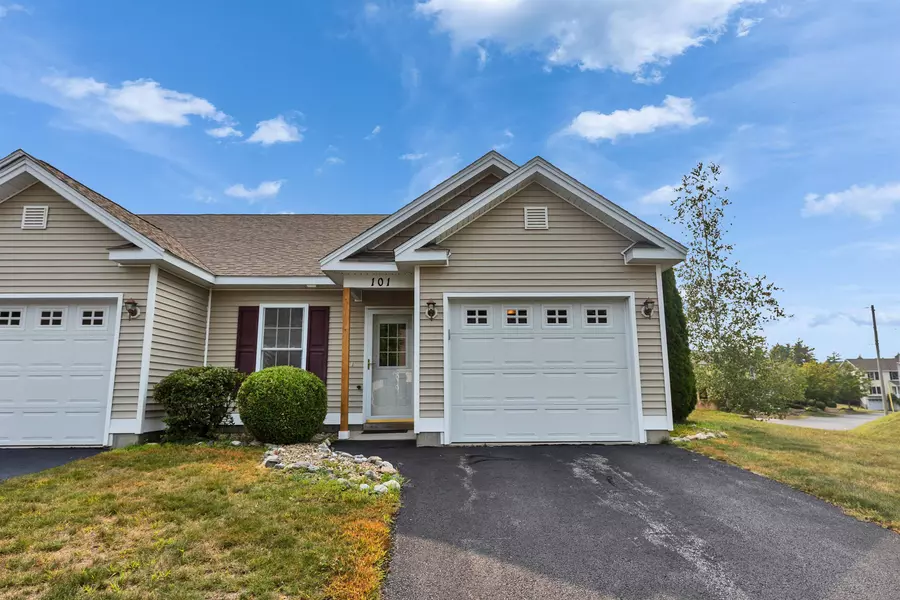 28 Owens DR #101, Swanzey, NH 03446
