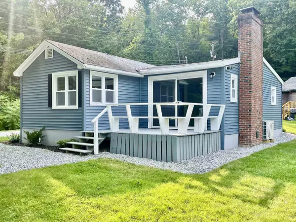 33 East Bluff VLG, Meredith, NH 03253