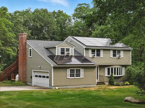 27 Pinecrest LN, Durham, NH 03824