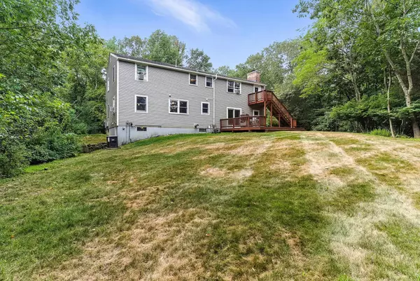 Durham, NH 03824,27 Pinecrest LN