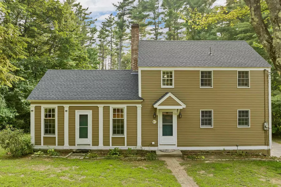 67 Middleton RD, Wolfeboro, NH 03894