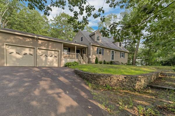 76 North Lowell RD, Windham, NH 03087