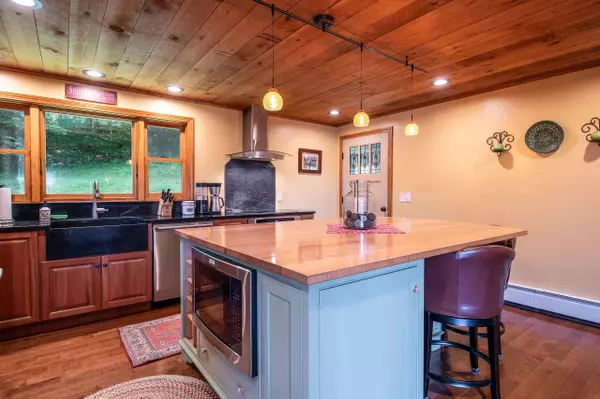 Stockbridge, VT 05772,207 Music Mountain RD