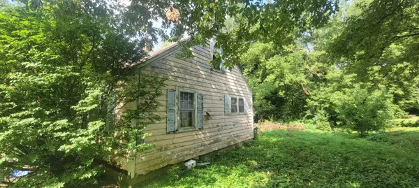 45 Shady LN, Bennington, VT 05201
