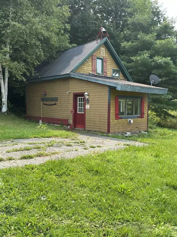 147 Pope RD, Lowell, VT 05847