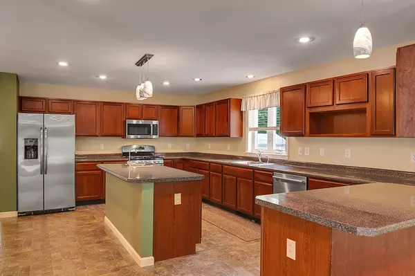 Seabrook, NH 03874,17 Riley RD