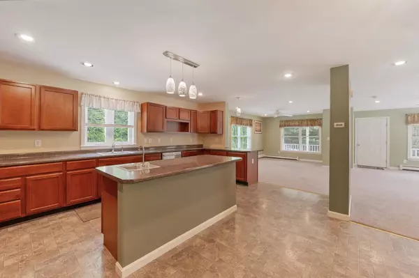 Seabrook, NH 03874,17 Riley RD