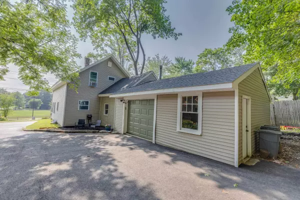 Laconia, NH 03246,311 Elm ST