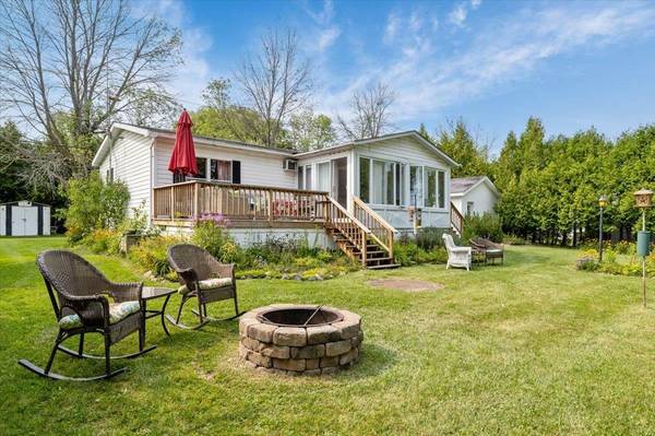 Isle La Motte, VT 05463-7508,213 Access RD