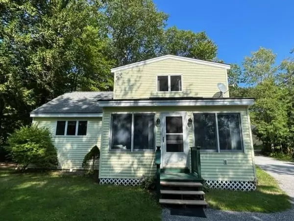16 Pine ST, Newbury, NH 03255
