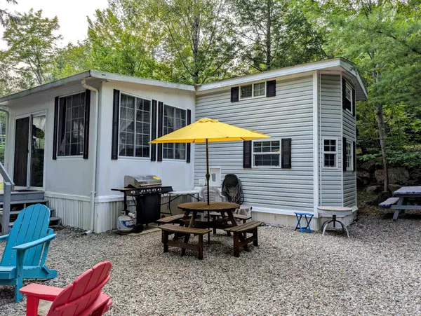 Holderness, NH 03245,7 Hollows RD