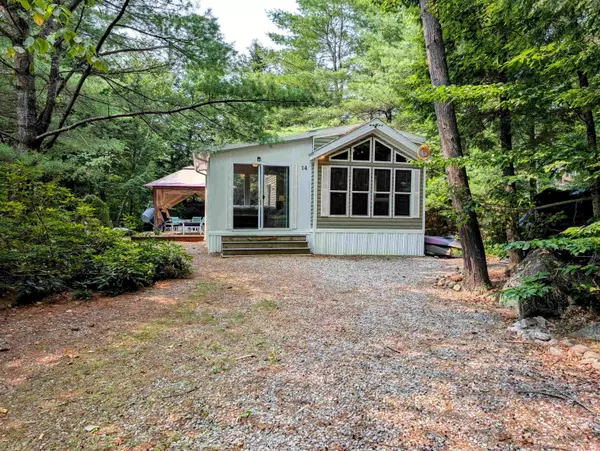 Holderness, NH 03245,14 Overlook RD