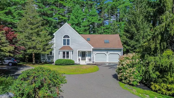 8 Ash LN, York, ME 03909