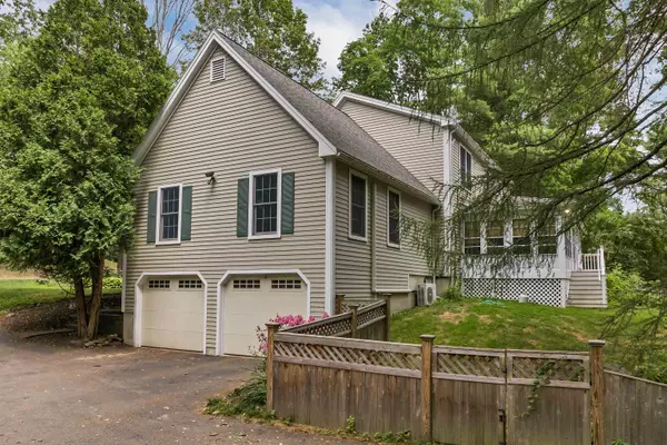 Portsmouth, NH 03801,46 Buckminster WAY
