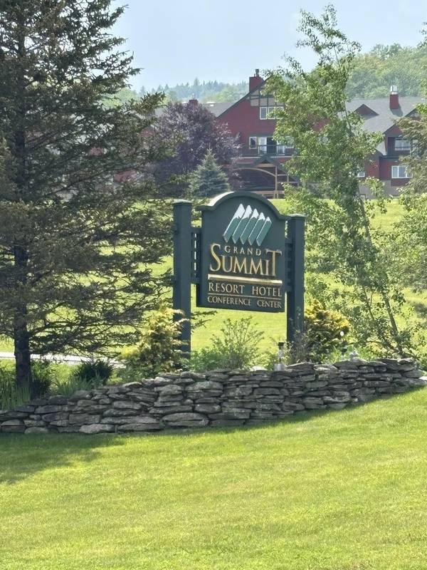 89 Grand Summit WAY #239, Dover, VT 05356
